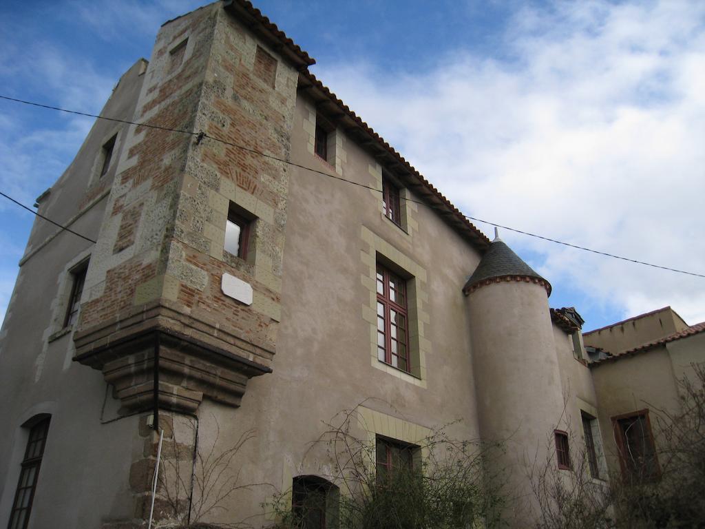 לינה וארוחת בוקר Beaupréau Le Logis Des Tourelles מראה חיצוני תמונה